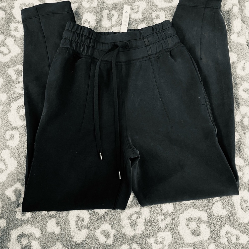 Lululemon soft ambition joggers NWOT